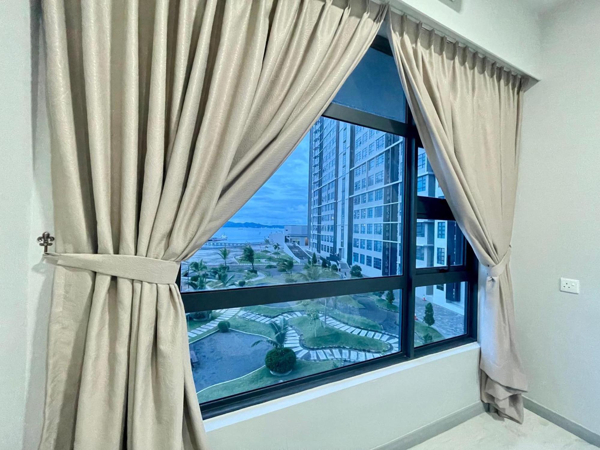 コタキナバルJesselton Quay Sea & Pool View For 6 Paxアパートメント エクステリア 写真