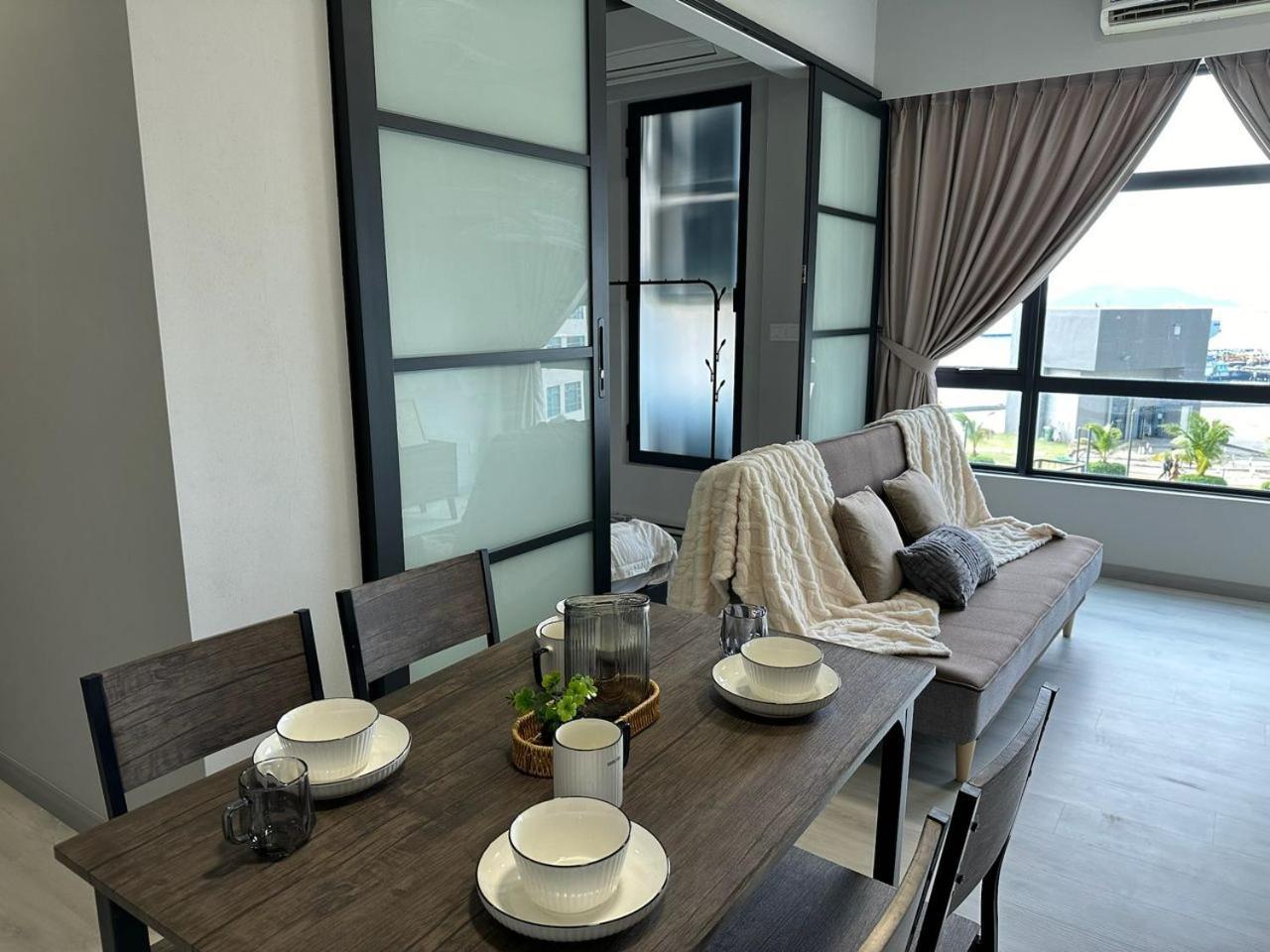 コタキナバルJesselton Quay Sea & Pool View For 6 Paxアパートメント エクステリア 写真